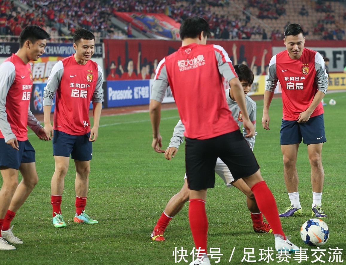 巴萨官方：受大雾影响，球队客战贝蒂斯的航班延误一小时