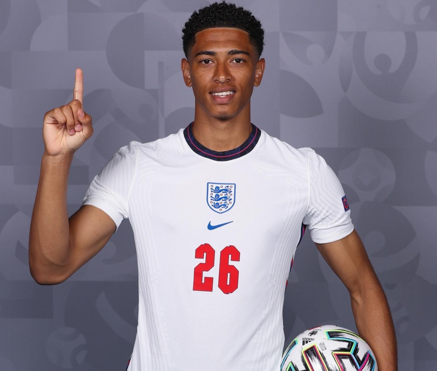 足球运动员转打篮球可能吗？