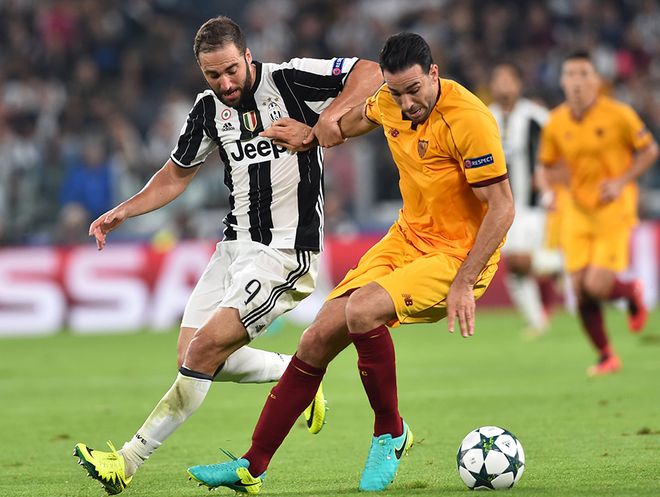 保罗生涯总助攻和抢断皆排名历史第二，仅次于斯托克顿