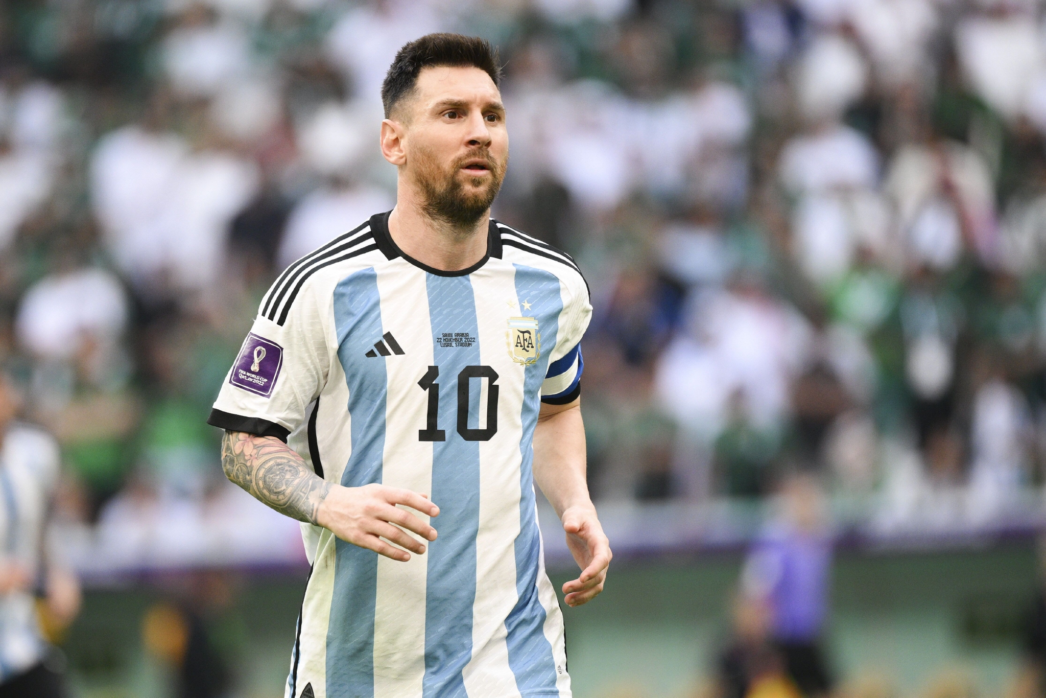 金彭贝谈登贝莱荣膺金球奖：看到他在台上落泪，我真的很感动