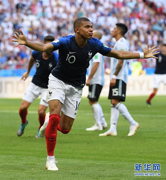 萨拉赫对斯洛特不满冲突升级，利物浦该怎么面对更衣室的矛盾？