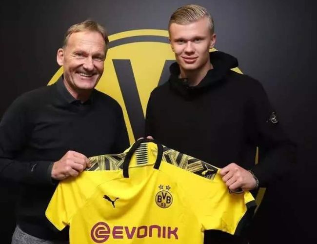 巴萨官方欢迎梅西回归诺坎普：里奥，我们随时欢迎你回家！