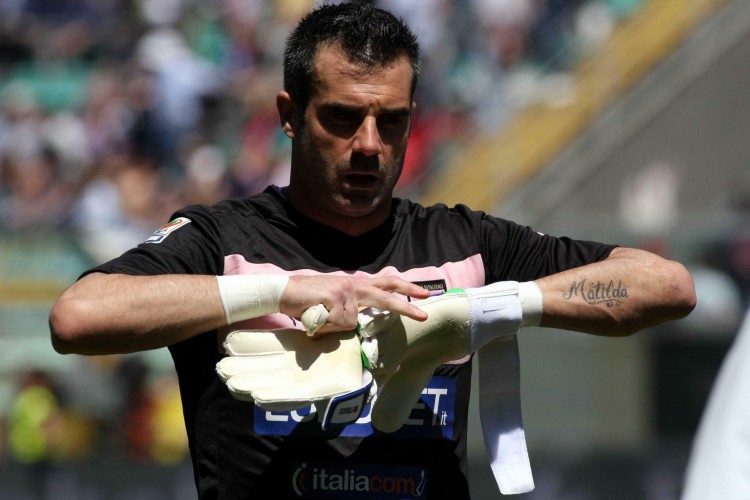 机敏前插破门，当选全场最佳，芒特越踢越好了，继续加油！