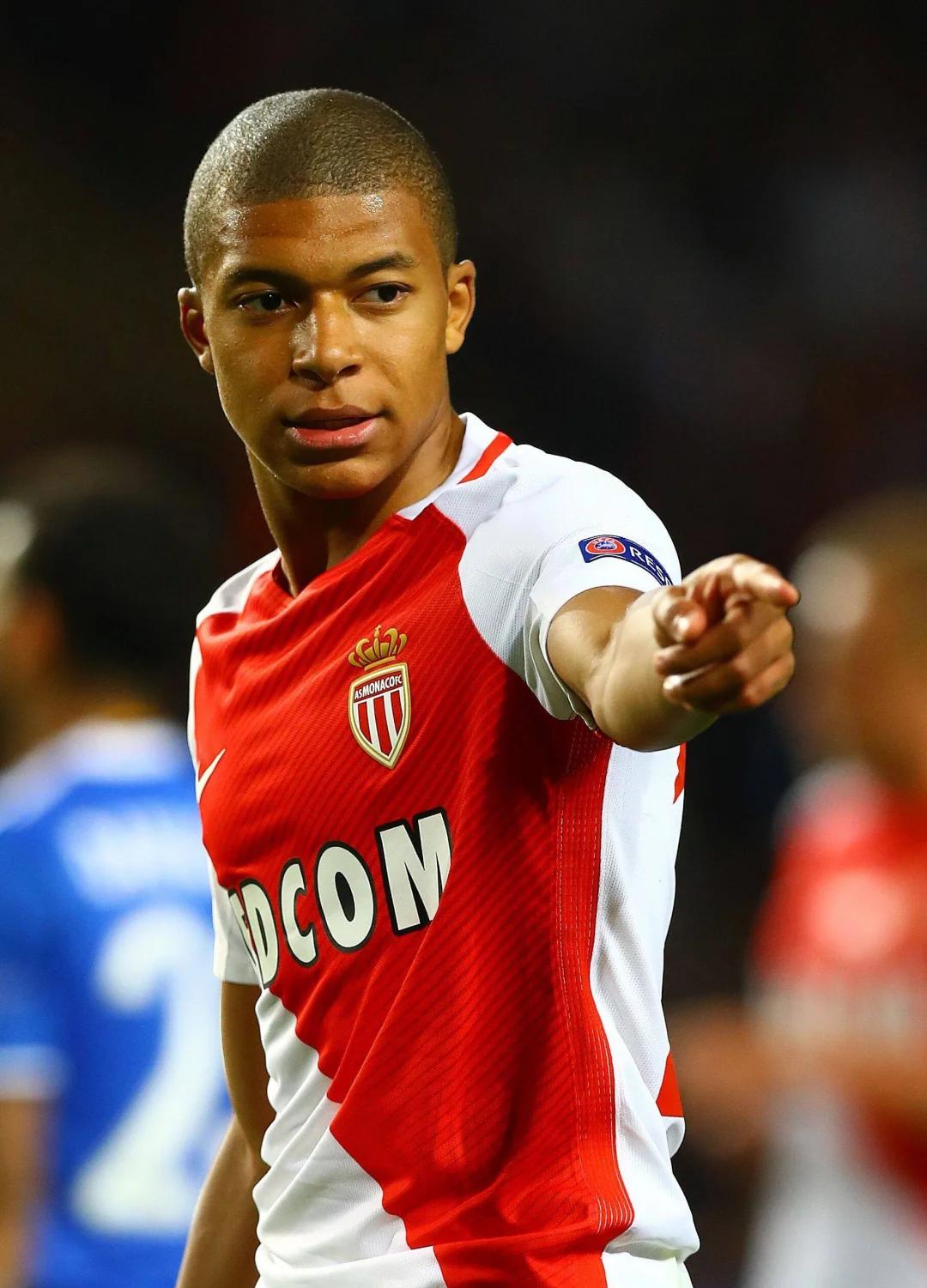 难解难分！今晚五场德甲同开，中场过后五场比分全部相平（势均力敌！德甲今夜五场同开，半场全部打成平局）