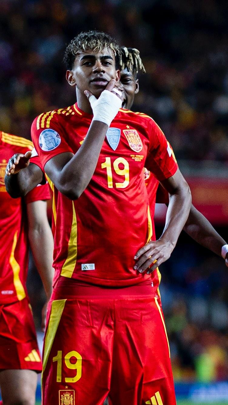 杨瀚森首发后各界说啥？韩乔生谈慢热，美媒称赞，被指无首发实力