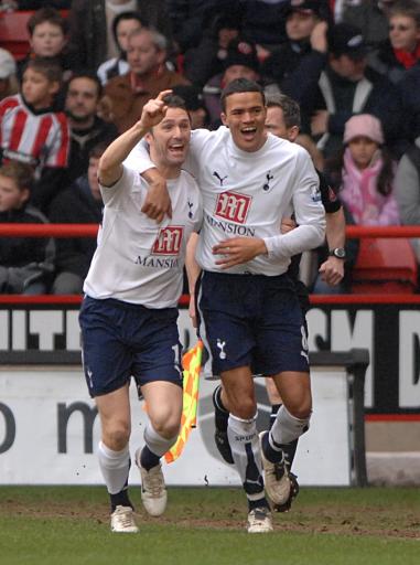 雄鹿猛攻内线拿下硬仗