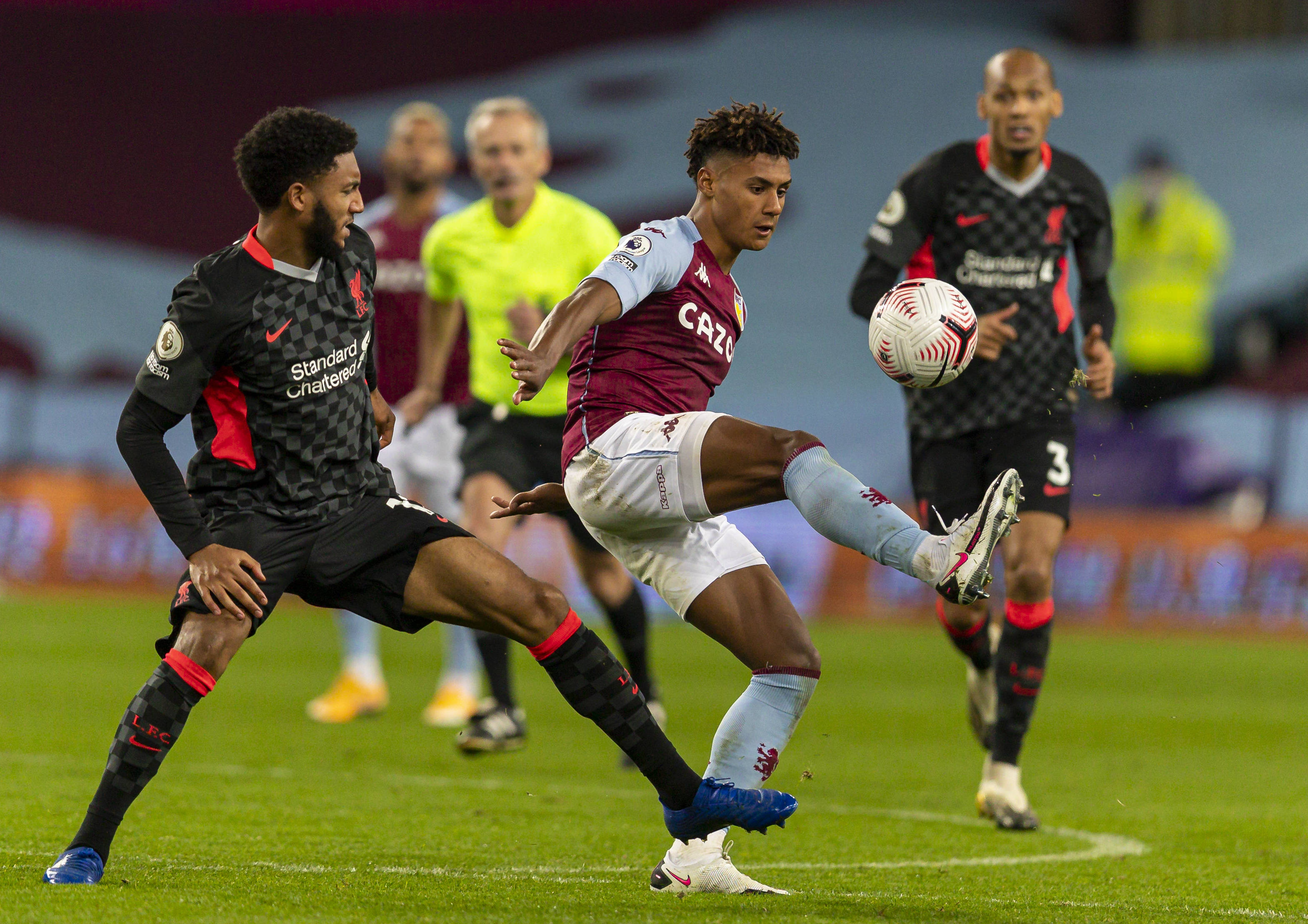 都体：AC米兰希望莱万明年夏天加盟，已与其经纪人取得联系（《都灵体育报》：AC米兰盼明夏签下莱万，已与其经纪团队接触）