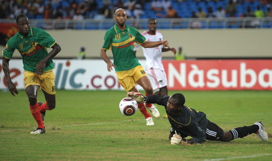 战曼联梅开二度，官方：摩根-罗杰斯当选英超第17轮最佳球员（对阵曼联独中两元，官方宣布：摩根-罗杰斯当选英超第17轮最佳球员）