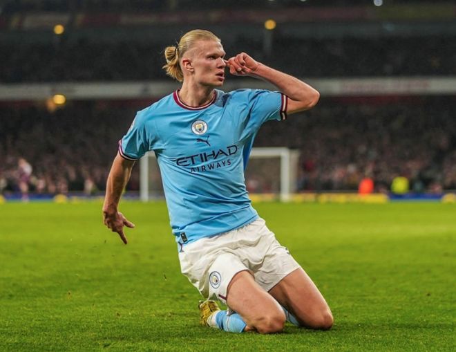 对猛龙跨季10连胜！布伦森35+6三分势不可挡 与场边球迷对喷太经典