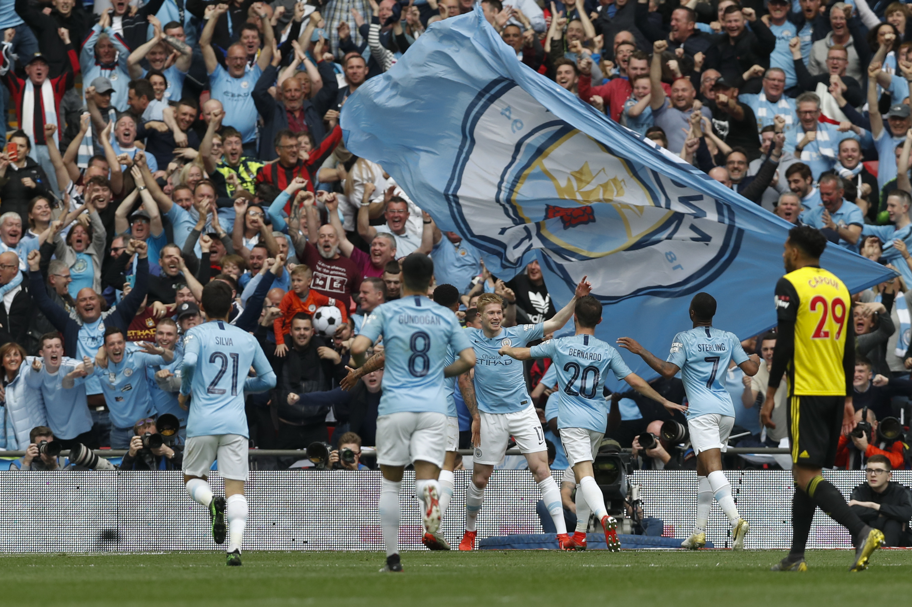 拿下单打冠军18天后，樊振东再次传来喜讯，月底或再战国乒总决赛