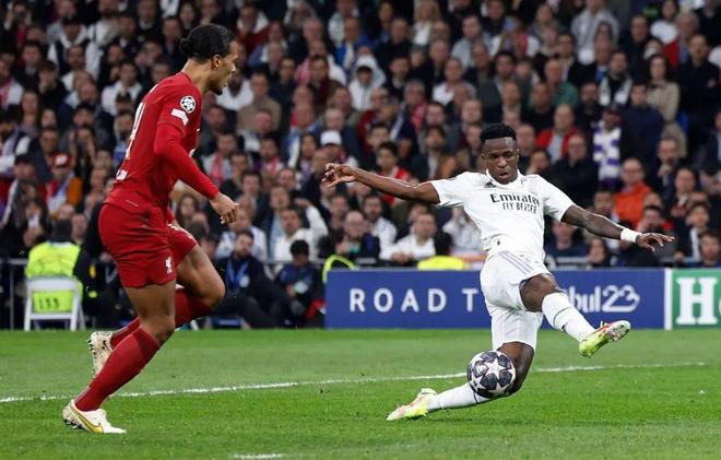 扎瓦拉球员：C罗是世界第二好的球员，本场比赛我们充满斗志（扎瓦拉球员：C罗位列世界第二，此战我们士气高涨）