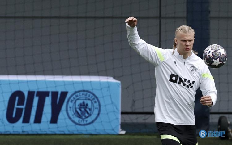 官方：53岁前英超金靴哈塞尔巴因克担任苏里南国家队助教（苏里南国家队官宣：53岁前英超金靴哈塞尔巴因克出任助理教练）