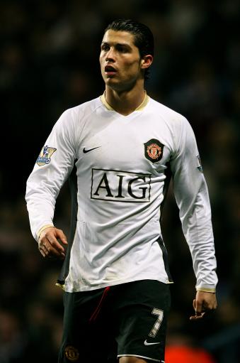 沙特联半场：加莱诺建功，吉达国民暂1-0胡拜尔库迪西亚（半场战报：加莱诺破门，吉达国民暂以1-0领先胡拜尔库迪西亚）