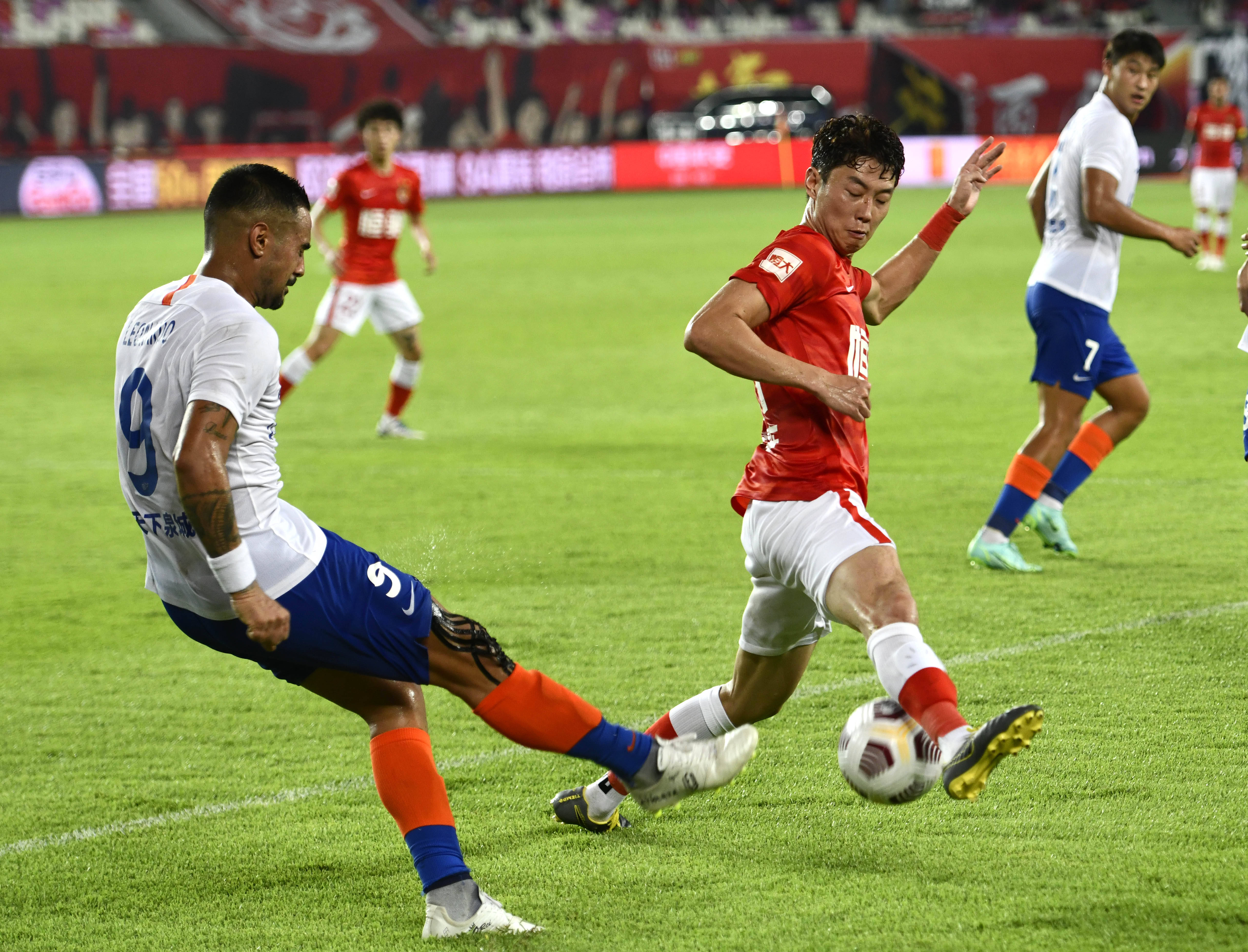 帕雷德斯：我和内马尔经常联系，若他想来博卡我们会等他