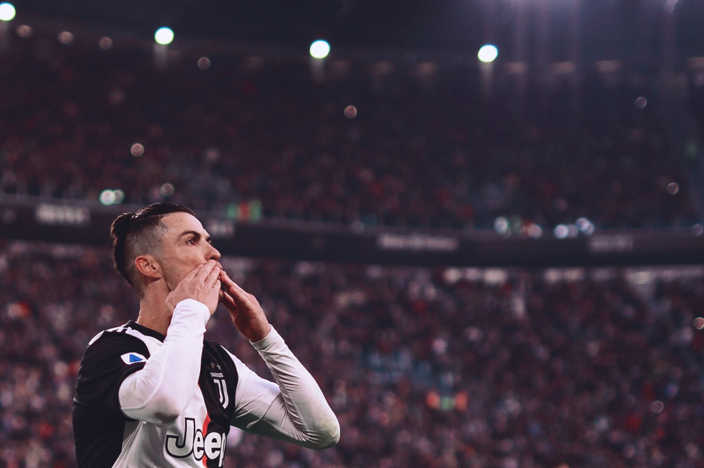 官方：德国名哨兹瓦耶将执法欧冠第6轮国米vs利物浦（官宣：德国名裁兹瓦耶将吹罚欧冠第6轮国米对利物浦之战）